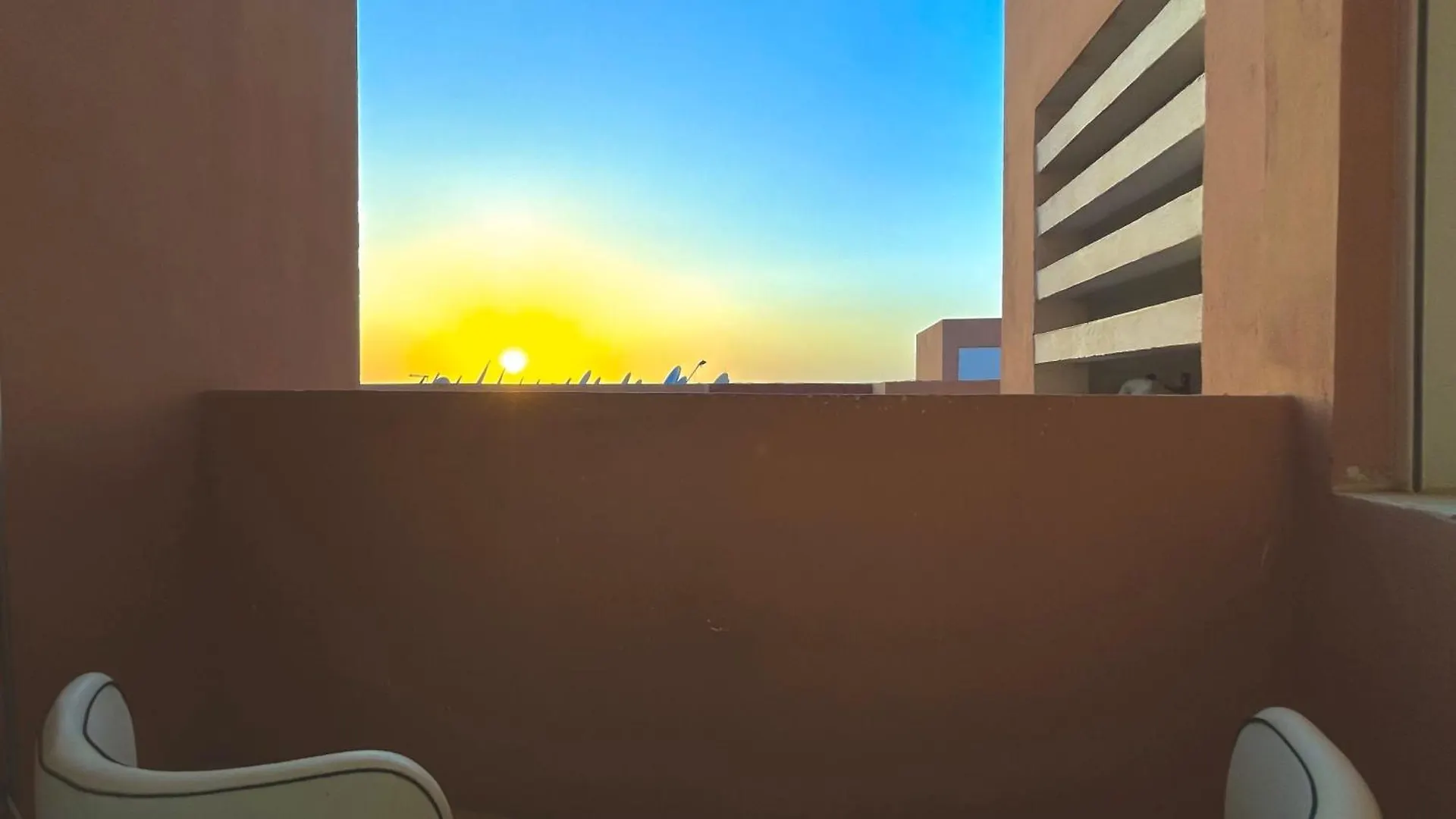 L'Escapade Paisible Au Coucher De Soleil Et Parking Marrakesh Apartment