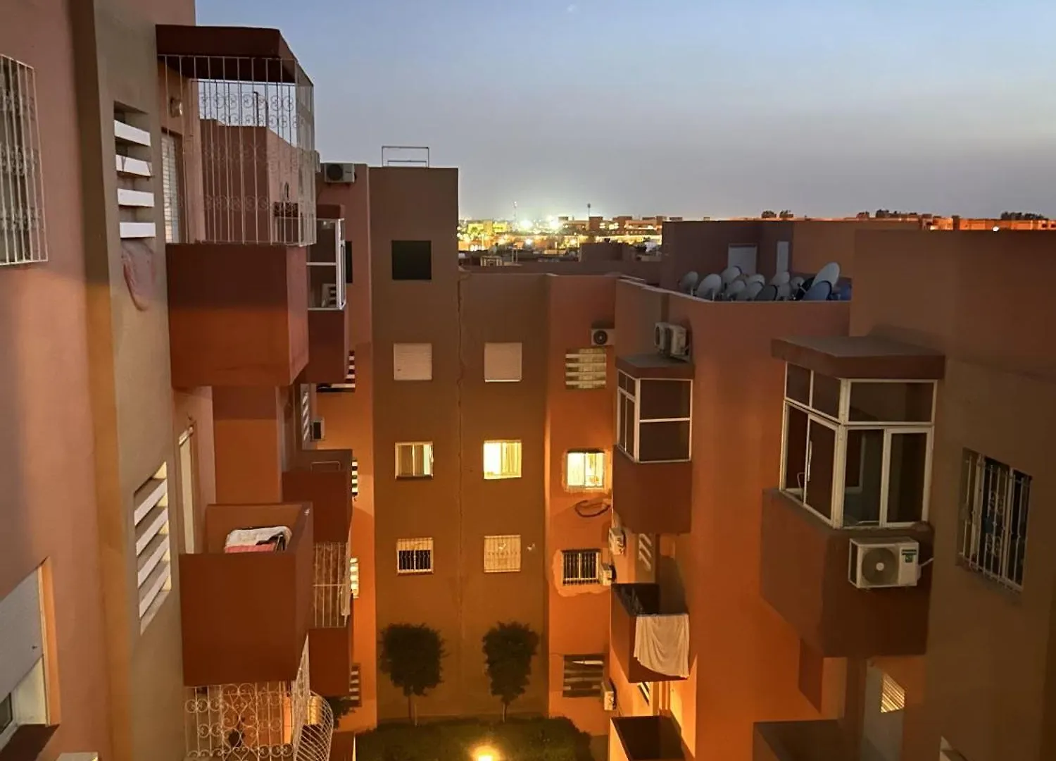 L'Escapade Paisible Au Coucher De Soleil Et Parking Marrakesh Apartment